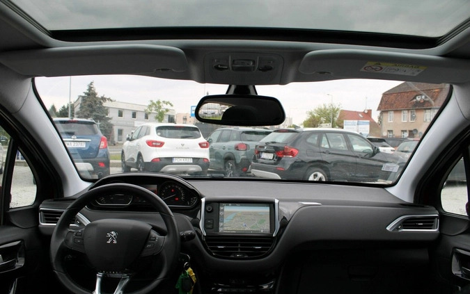 Peugeot 208 cena 28900 przebieg: 108000, rok produkcji 2014 z Józefów małe 232